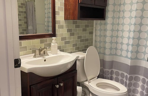 Murray Autre | Quaint Farmhouse Charm 3 Miles from Murray, KY