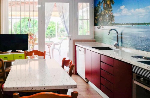Pinos Puente Maison | Wonderful holidays await you in this beautiful holiday home with pool.