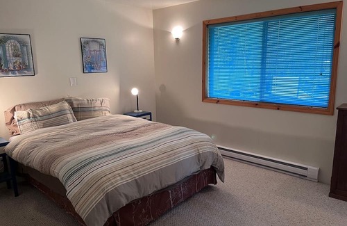 Eagle Creek Maison | Eagle Point Cabin at Ruth Lake Pet Friendly