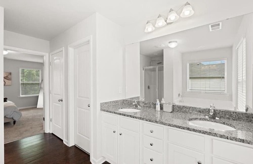 South Salisbury Maison | Pet Friendly 4 Bedroom in Salisbury!