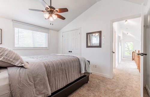 Rockwood Maison | Entire cozy 4 bedrooms house. Short driving distance to Guelph/Acton/Erin/Elora.