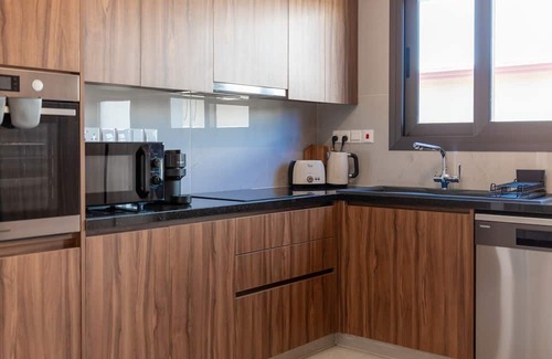 Kato Polemidia Appartement | Kyvelis I - Three Bedroom Apartment, Sleeps 4