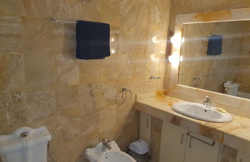 Cocody Appartement | Serviced 2 bedroom apartment & pool in Riviera 3, with services included