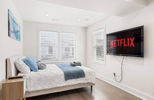 Petworth Maison | Luxury DC Rowhome with Parking!