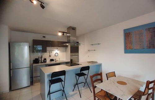 Minimes - Barriere de Paris Appartement | Spacious nest with balcony and shared pool
