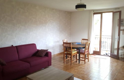 Gilly-sur-Isere Appartement | T2 au Calme, les Animaux de Compagnie Sont les Bienvenus