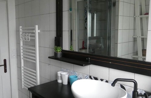 Gilly-sur-Isere Appartement | T2 au Calme, les Animaux de Compagnie Sont les Bienvenus
