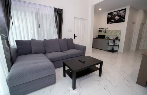 Kanchanaburi Maison | Modern home in Kanchanaburi set in beautiful riverside spa resort