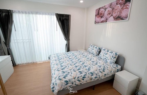 Kanchanaburi Maison | Modern home in Kanchanaburi set in beautiful riverside spa resort