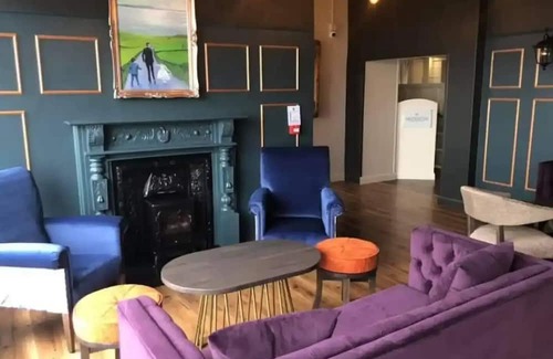 Greencastle Maison | Seafront Castle Inn - just off the Ferry!
