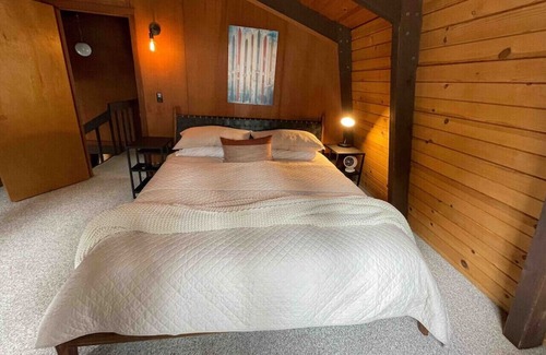 Lake Forest Cabine | Dollar Point Mountain Modern A-Frame!