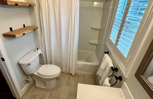 West Mystic Maison | Historic Mystic at it’s best - walking distance to DT & children’s park!