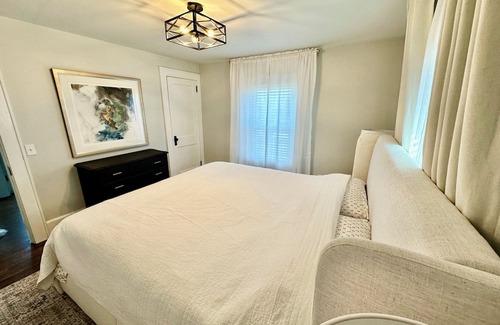 West Mystic Maison | Historic Mystic at it’s best - walking distance to DT & children’s park!
