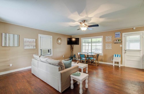 Wild Peach Village Maison | Cozy 1Bd/1Ba Waterfront Escape!