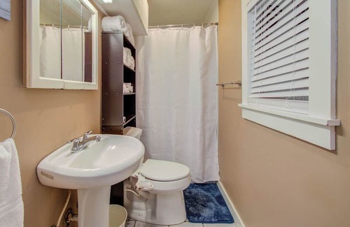 Wild Peach Village Maison | Cozy 1Bd/1Ba Waterfront Escape!