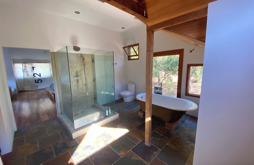 Topanga Maison | A modern Oasis tucked up in the canyon