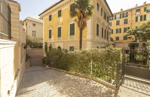 Carignano Appartement | Penthouse - Unique apartment with double garage
