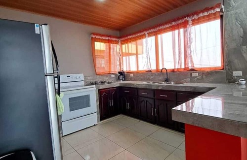 Vieja Maison | Casa Cómoda con Vistas Hermosas, Lugar Tranquilo y Seguro