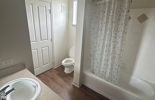 Summerfields Appartement | 10 min away from stocks-yard and downtown ! Great location and cozy