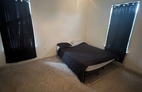Summerfields Appartement | 10 min away from stocks-yard and downtown ! Great location and cozy