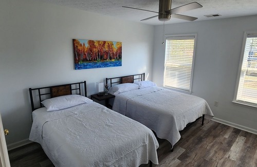 Issue Maison | Hideaway at Colonial Beach You can relax quiet hood just 5 Minutes to the Beach.