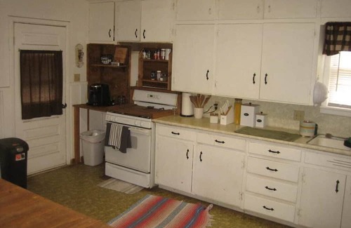 Farwell Maison | Clean, Quiet, Comfortable Home