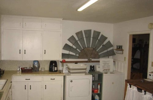 Farwell Maison | Clean, Quiet, Comfortable Home