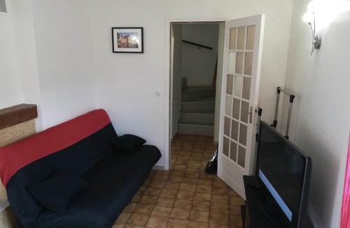 Combs-la-Ville Maison | Vrbo Property