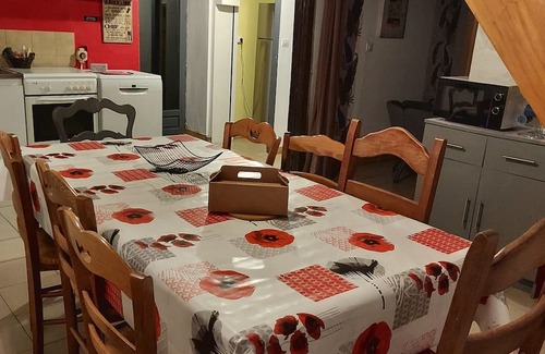 Le Pin Maison | Gîte "coquelicots" à la Campagne Pour 6-8 Personnes