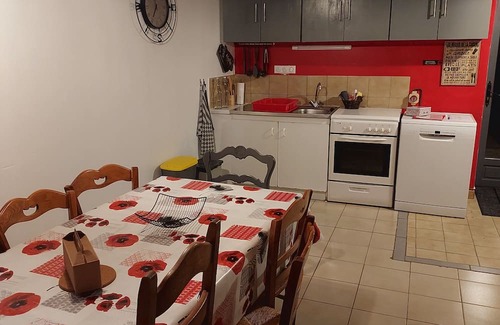Le Pin Maison | Gîte "coquelicots" à la Campagne Pour 6-8 Personnes
