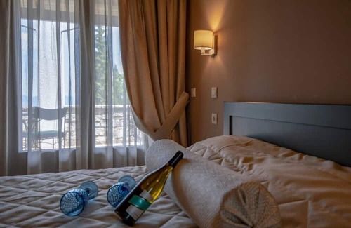 Eptalofos Copropriété | Eptalofos Guesthouse - Cozy Double Nest with Fireplace