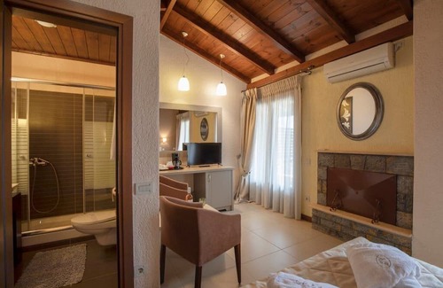 Eptalofos Copropriété | Eptalofos Guesthouse - Cozy Double Nest with Fireplace