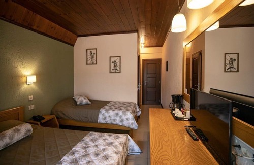 Eptalofos Copropriété | Eptalofos Guesthouse - Triple Suite with Balcony