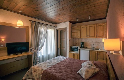 Eptalofos Copropriété | Agoriani Guesthouse Mount Charm, Family Suite