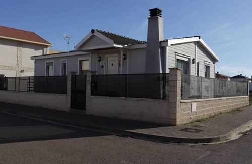 Castejon Maison | Holiday Home 'Casa Melchor' with Private Terrace, Wi-Fi and Air Conditioning