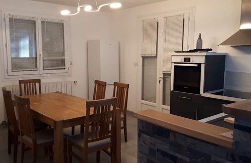 Saint-Etienne-le-Laus Appartement | Appartement Dans une Maison