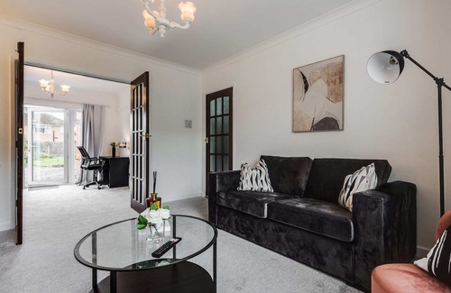 Bamber Bridge Maison | Serenity - 3 bedrooms, FREE WiFi & Parking