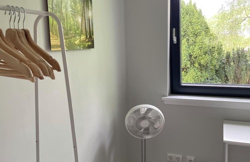 Schnelsen Maison | Cozy room in a beautiful home with easy access to anywhere in the city.