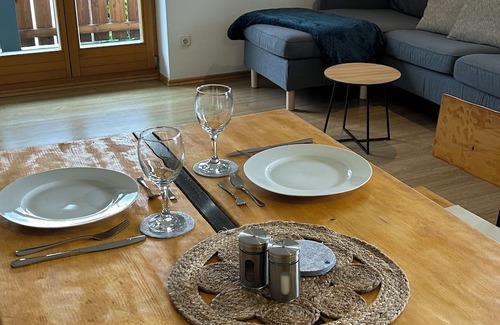Hunderdorf Appartement | Gehobene Ferienwohnung Madera Campesina im Bayrischen Wald für 2 Pers