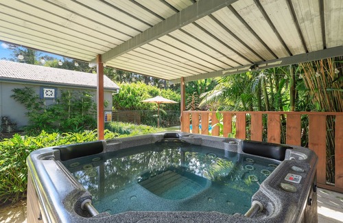 Worrowing Heights Maison | BALI BY THE BAY - JERVIS BAY - HOT SPA