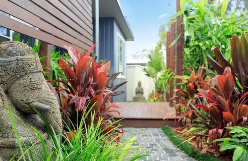 Worrowing Heights Maison | BALI BY THE BAY - JERVIS BAY - HOT SPA