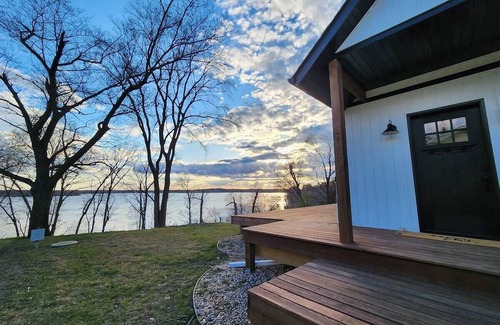 Faribault Cabine | Lake house with stunning views of Roberds Lake year round!