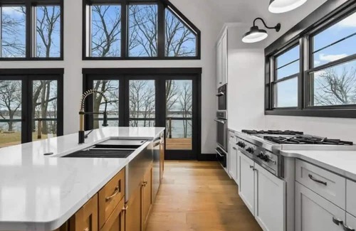 Faribault Cabine | Lake house with stunning views of Roberds Lake year round!