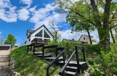 Faribault Cabine | Lake house with stunning views of Roberds Lake year round!