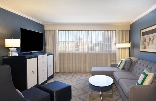 West End Maison | 3 Pet-Friendly Units, Pets Allowed, Near Kennedy Center for Performing Arts