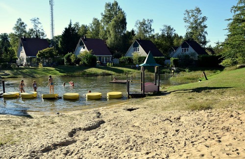 Hellendoorn Maison | Holiday home with conservatory, near Hellendoorn