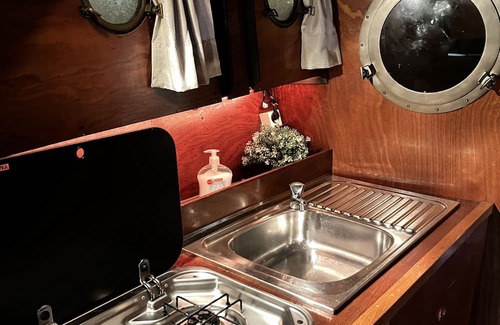 Nieuw-West Location De Bateaux | Authentic Charm: Aboard 'sunny'