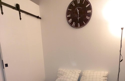 Chateau-Thierry Appartement | Homerez - Beautiful studio for 2 ppl. at Château-Thierry