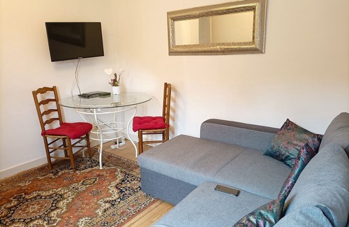 Franqueville-Saint-Pierre Appartement | Maisonnette 10 mn de Rouen, Proche de Toutes Commodités