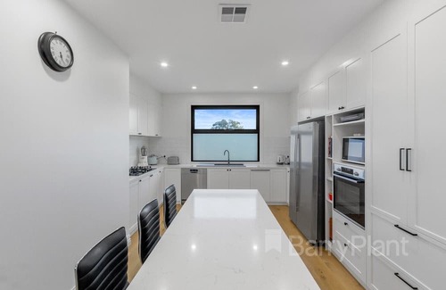 Wantirna South Maison | Brand new town house 200m from Knox Westfield Shopping close to many amenities